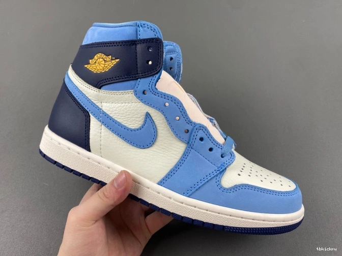 Reps TBK Flight OG Jordan in FD2596-400 1 WMNS Air First High 0810